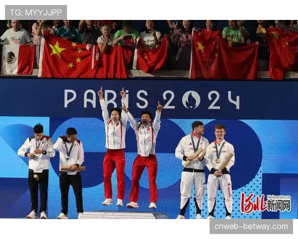 男子双人三米板决赛 多对组合竞争领奖台